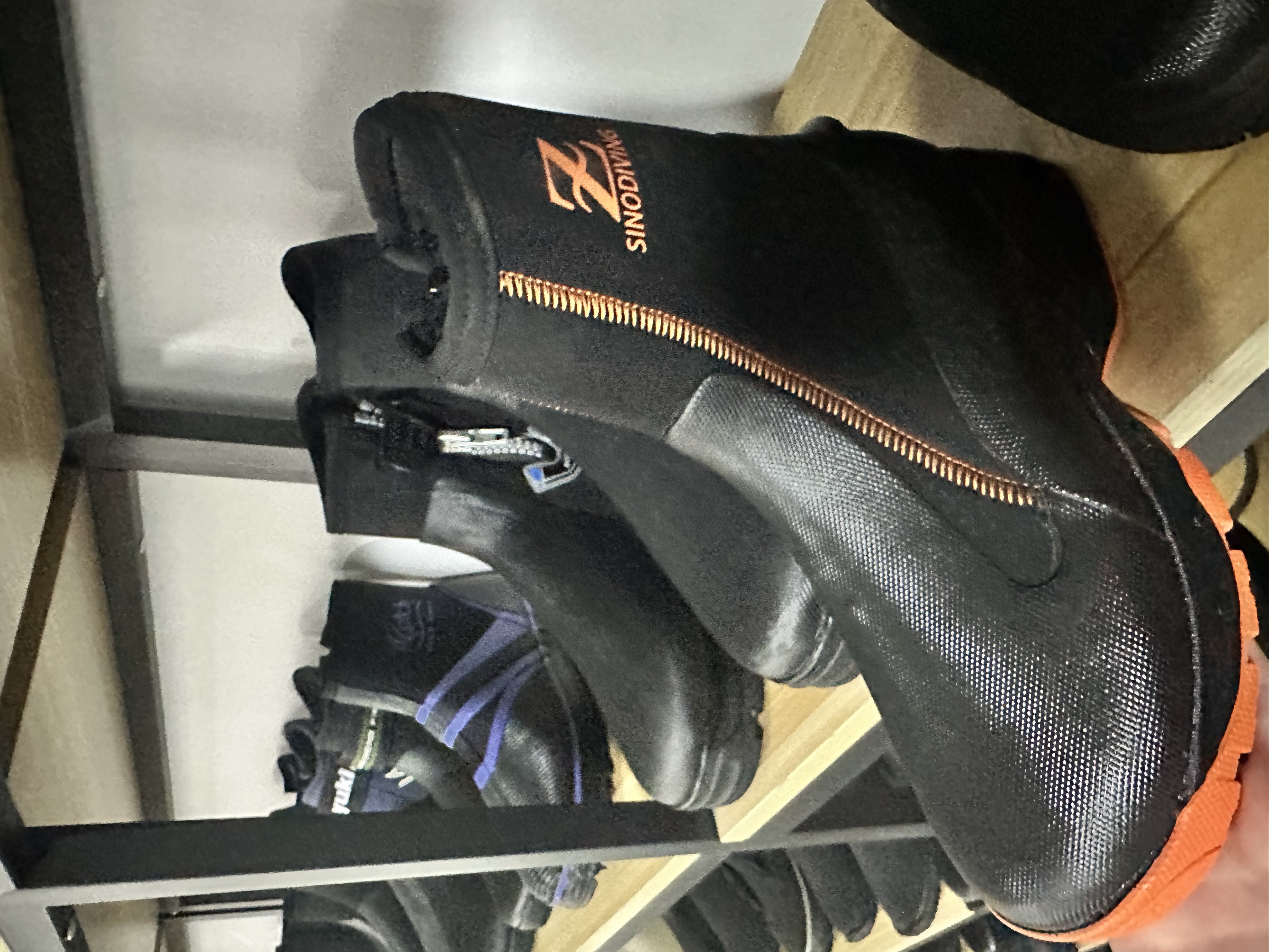 AYIDA OEM safety and dive boot example